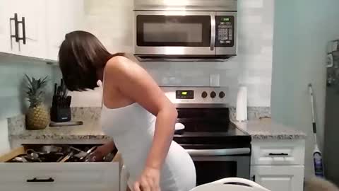 LALOVE99 online show from April 13, 2026, 8:36 pm