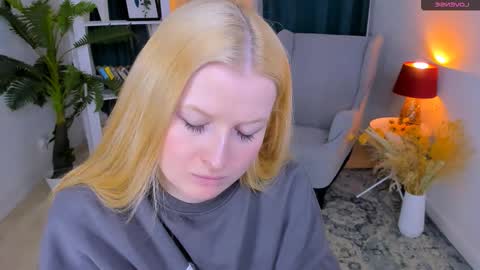 Laly online show from March 19, 2026, 11:47 am
