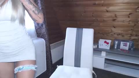 Snapshot of lamadrina006 chatting on November 17, 2025, 8:42 am LaMadrina006 online show from November 17, 2025, 8:42 am