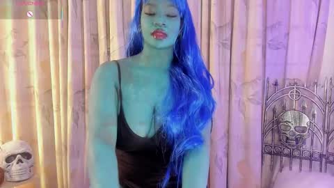    online show from October 18, 2025, 7:36 pm