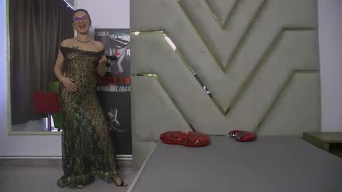 Snapshot of lana_banner chatting on September 9, 2025, 8:03 am LanaBanner online show from September 9, 2025, 8:03 am