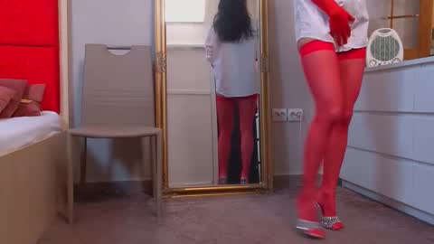 LanaBanner online show from May 5, 2026, 4:31 am