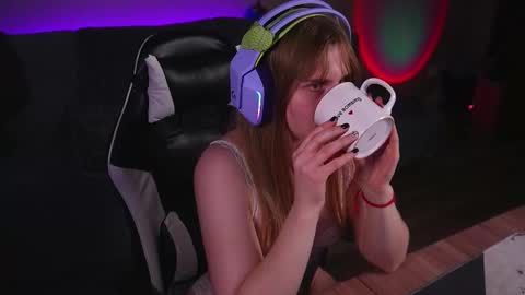 Kay online show from September 29, 2025, 8:24 pm