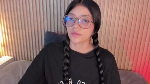 ... .          . ... online show from November 10, 2025, 1:32 pm