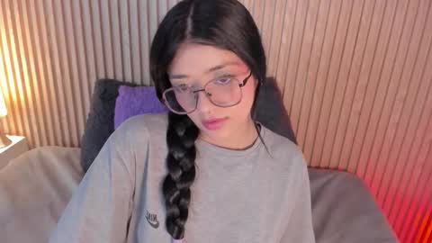 ... .          . ... online show from November 19, 2025, 2:39 pm