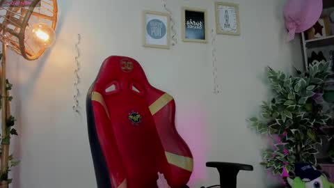 Snapshot of lana_dreams_ chatting on September 18, 2025, 1:24 pm Lana online show from September 18, 2025, 1:24 pm