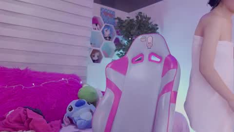 Snapshot of lana_dreams_ chatting on October 4, 2025, 6:00 am Lana online show from October 4, 2025, 6:00 am