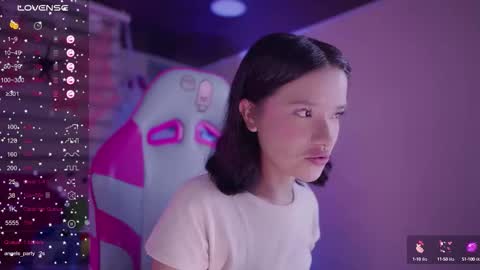 Snapshot of lana_dreams_ chatting on October 15, 2025, 12:44 am Lana online show from October 15, 2025, 12:44 am