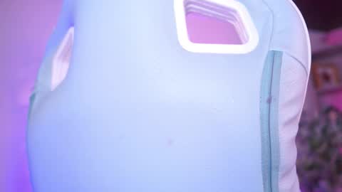 Snapshot of lana_dreams_ chatting on November 6, 2025, 2:01 am Lana online show from November 6, 2025, 2:01 am