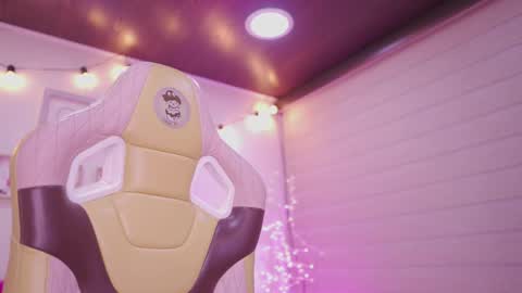 Lana online show from February 10, 2026, 2:04 am