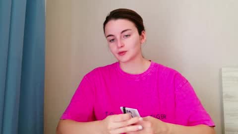 lana_gl online show from May 27, 2026, 7:38 am