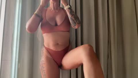 Snapshot of lana_inked chatting on July 27, 2026, 12:12 pm Lana online show from July 27, 2026, 12:12 pm