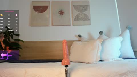 lana_kane_ online show from December 13, 2024, 3:32 pm