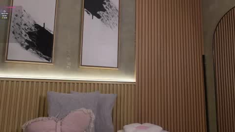 lana_lann online show from August 1, 2026, 4:12 am