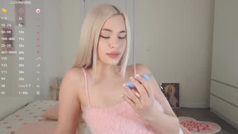 Snapshot of lana_mazy chatting on December 11, 2024, 11:32 pm Lana online show from December 11, 2024, 11:32 pm