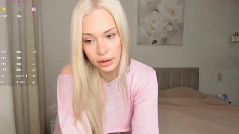 Snapshot of lana_mazy chatting on October 22, 2025, 3:51 am Lana online show from October 22, 2025, 3:51 am