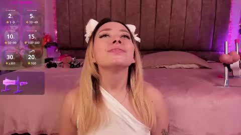 Lana online show from July 9, 2026, 4:49 am