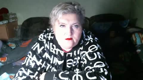 lanacat555 online show from February 8, 2026, 7:50 pm