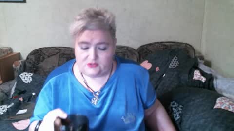 lanacat555 online show from April 7, 2026, 9:04 pm