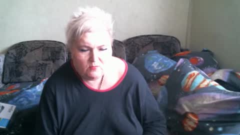 lanacat555 online show from April 24, 2026, 8:06 am
