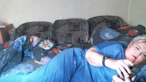 lanacat555 online show from April 24, 2026, 8:11 pm