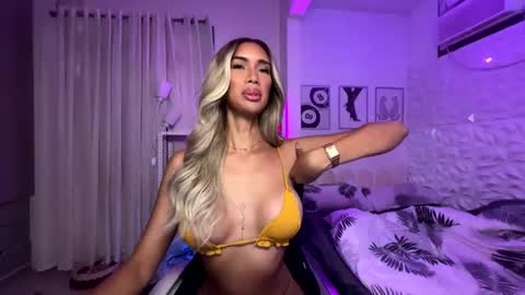 Lana online show from May 4, 2026, 10:39 pm