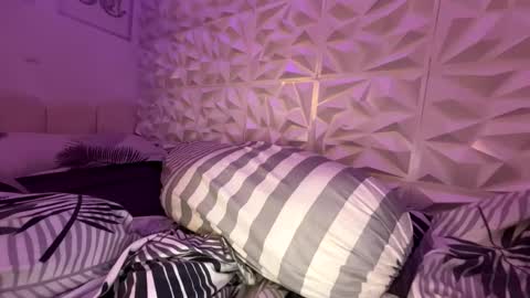 Lana online show from May 6, 2026, 6:19 am