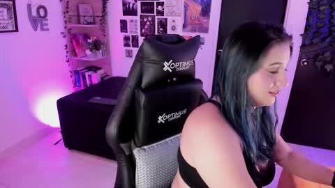 Snapshot of lanaherondale_ chatting on November 20, 2025, 9:09 am lanaherondale_ online show from November 20, 2025, 9:09 am