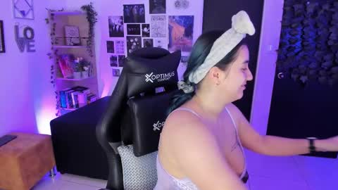 Snapshot of lanaherondale_ chatting on November 25, 2025, 9:09 am lanaherondale_ online show from November 25, 2025, 9:09 am