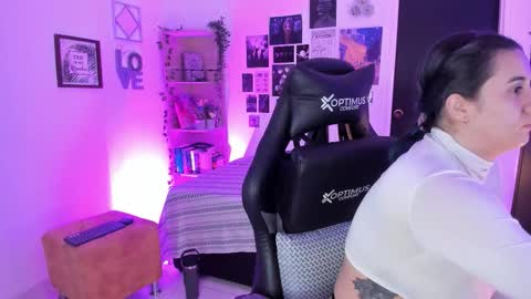 Snapshot of lanaherondale_ chatting on November 27, 2025, 9:22 am lanaherondale_ online show from November 27, 2025, 9:22 am