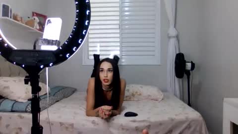 lanahfrias3012 online show from May 5, 2026, 6:49 pm