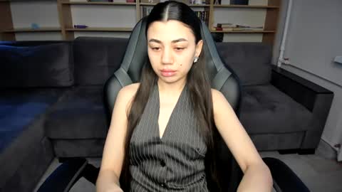 Lana online show from July 19, 2026, 5:38 pm