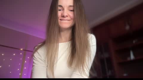 Lana online show from January 1, 2025, 6:26 am