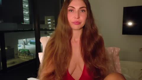 Lana online show from July 4, 2026, 4:07 am