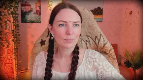 Lana Radiance online show from May 25, 2026, 12:33 pm