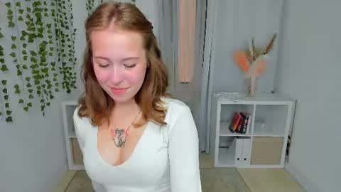 Snapshot of lanaroselle chatting on June 26, 2026, 3:27 pm Lana online show from June 26, 2026, 3:27 pm