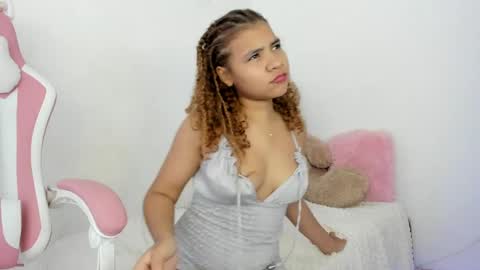 Snapshot of lanarouse1 chatting on January 31, 2025, 1:54 am Lana online show from January 31, 2025, 1:54 am