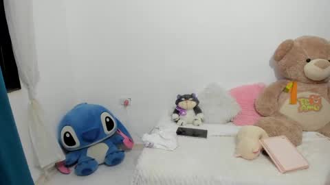 Snapshot of lanarouse1 chatting on February 19, 2025, 8:01 am Lana online show from February 19, 2025, 8:01 am