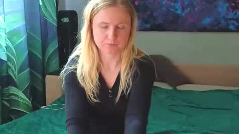 LanaviSmith online show from May 22, 2026, 6:42 am