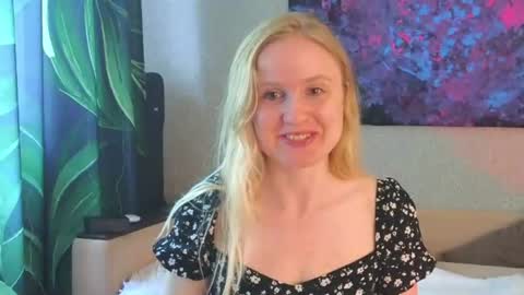 LanaviSmith online show from June 18, 2026, 5:51 am