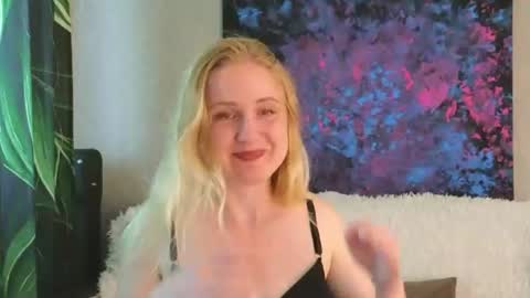 LanaviSmith online show from July 20, 2026, 6:17 am