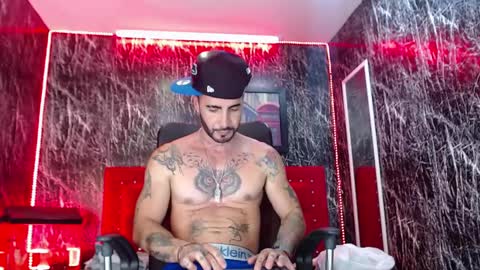 Snapshot of lancelot_benwick chatting on February 23, 2025, 8:44 pm Lancelot Benwick online show from February 23, 2025, 8:44 pm