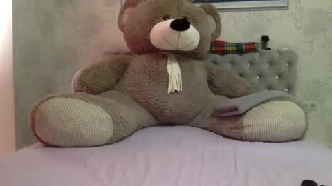 Snapshot of langoria chatting on June 18, 2026, 3:38 pm langoria online show from June 18, 2026, 3:38 pm