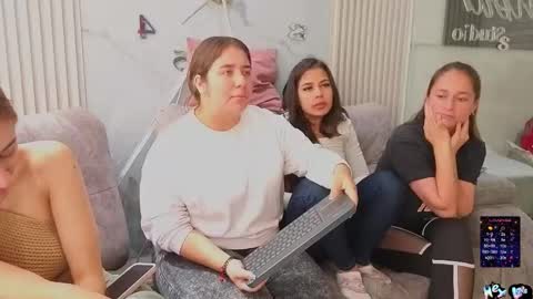 lanna_as online show from November 12, 2025, 2:39 pm