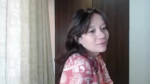 Snapshot of lanna_mills chatting on June 24, 2026, 1:21 pm Lanna online show from June 24, 2026, 1:21 pm