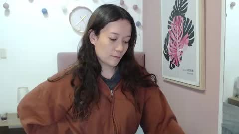 Snapshot of lanna_mills chatting on July 15, 2026, 1:05 pm Lanna online show from July 15, 2026, 1:05 pm