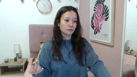 Snapshot of lanna_mills chatting on July 17, 2026, 1:18 pm Lanna online show from July 17, 2026, 1:18 pm