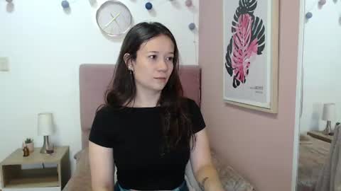 Snapshot of lanna_mills chatting on July 31, 2026, 1:10 pm Lanna online show from July 31, 2026, 1:10 pm