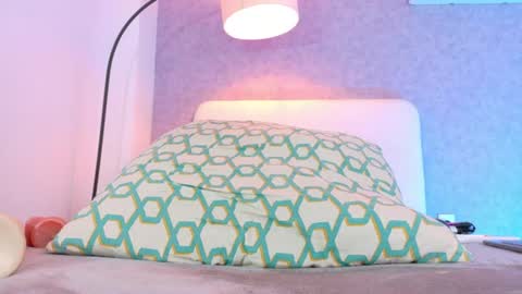 Snapshot of lanna_w chatting on July 28, 2026, 8:52 pm lanna_w online show from July 28, 2026, 8:52 pm