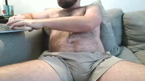 Snapshot of lapauly chatting on August 3, 2026, 5:38 pm Luddycub online show from August 3, 2026, 5:38 pm